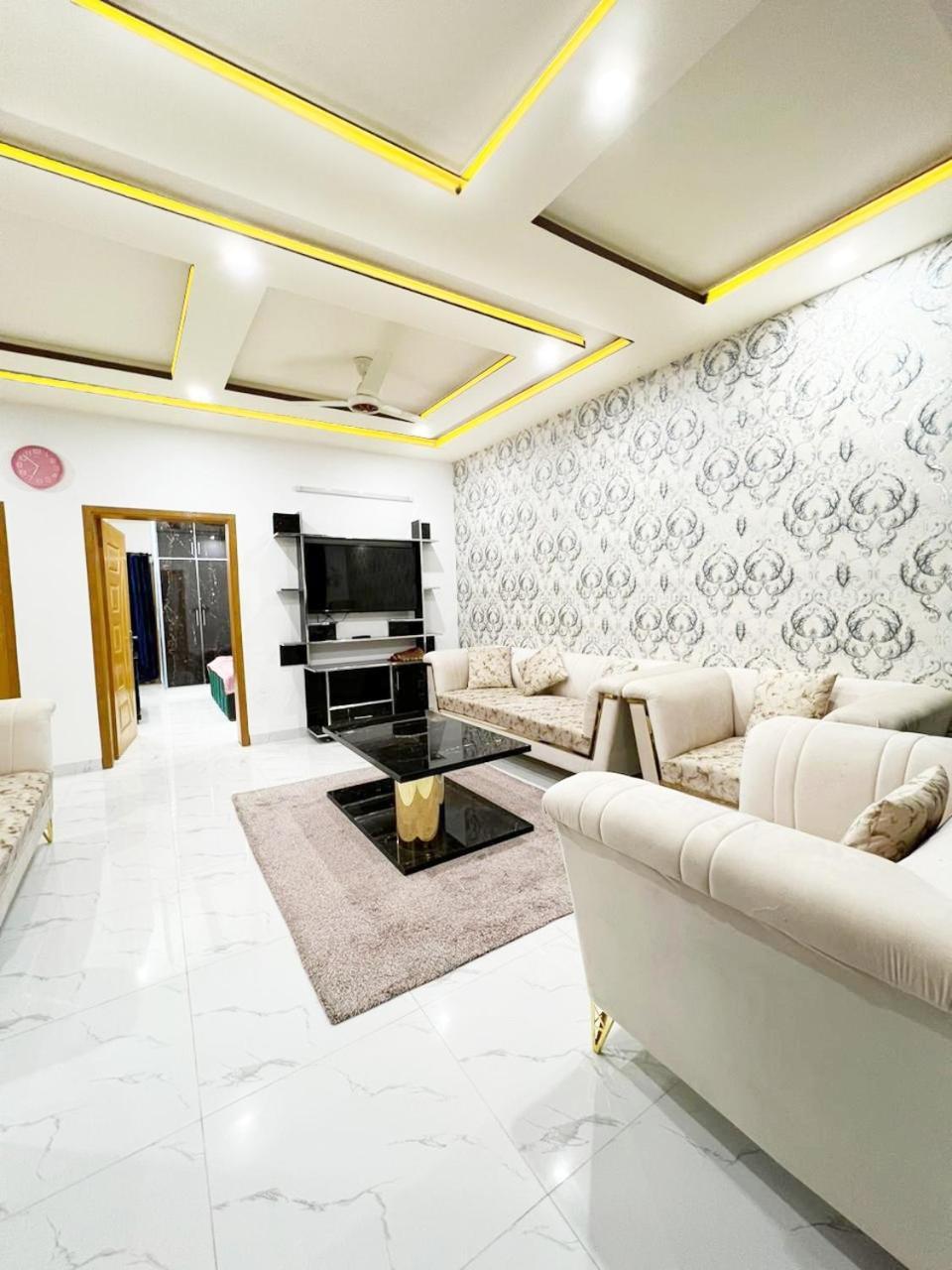 Bed & Breakfast Islamabad Hotell Exteriör bild